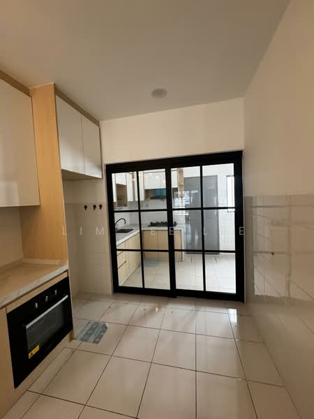 2-storey Terraced House for Sale in Setia Alam (Selangor) - Lim Lee Lee - Kitchen - PropertyGuru.com.my
