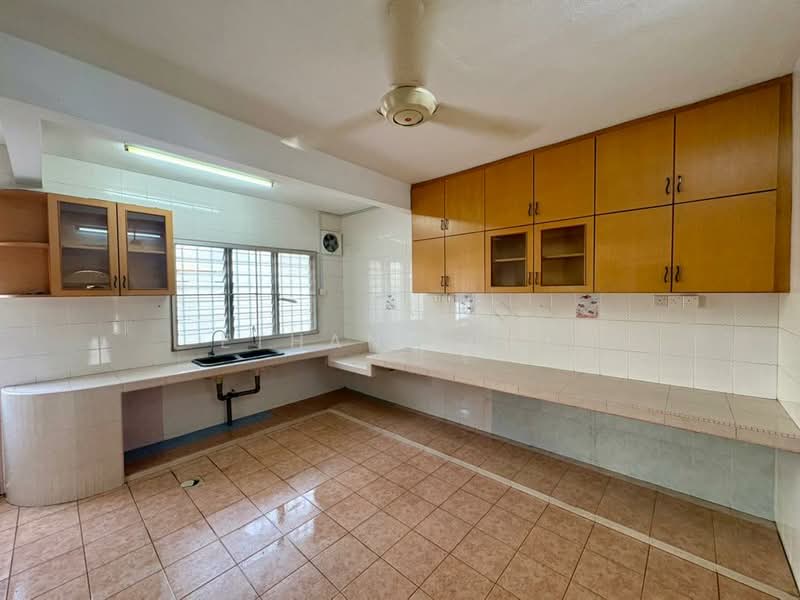 2-storey Terraced House for Sale in Taman Kepong (Kepong) - Ethan Loke - Kitchen - PropertyGuru.com.my