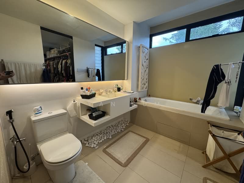 3-storey Terraced House for Sale in 20 Trees (Melawati) - Ryan Sum - Bathroom - PropertyGuru.com.my