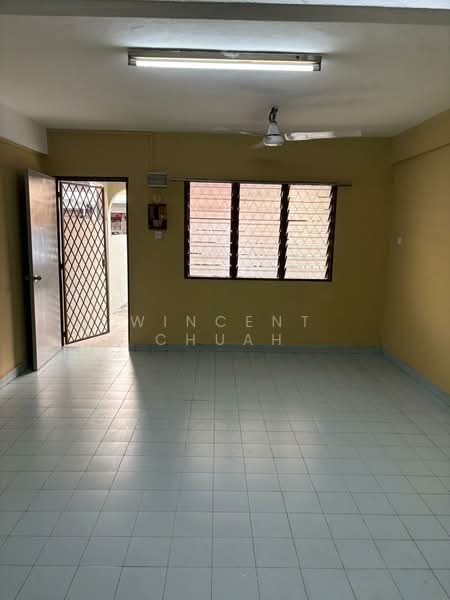 Taman Kok Lian untuk Untuk Disewa - RM 1,300 /bulan, Mac 2026 - Living Room - PropertyGuru.com.my