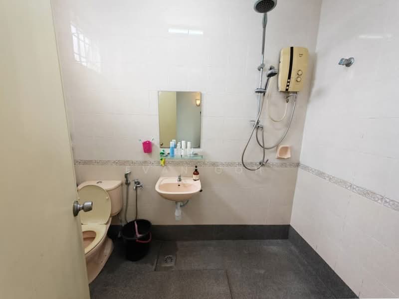 2-storey Terraced House for Sale in Taman Meranti Jaya (Puchong) - Evan Goh - Bathroom - PropertyGuru.com.my