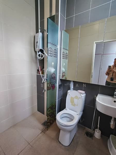 Semi-Detached House for Sale in Taman Sri Intan (Johor Bahru) - Jason Tan - Bathroom - PropertyGuru.com.my