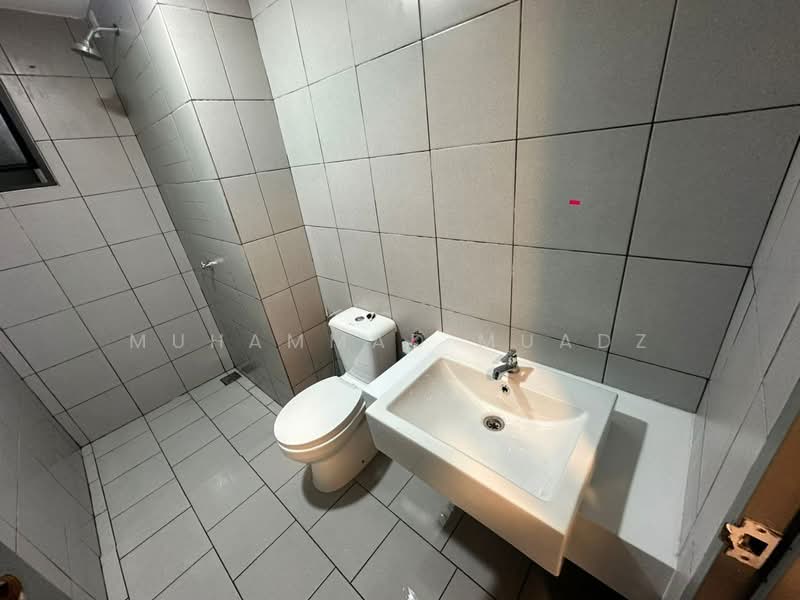 Service Residence for Sale at E'Island Lake Haven - Muhammad Muadz - Bathroom - PropertyGuru.com.my