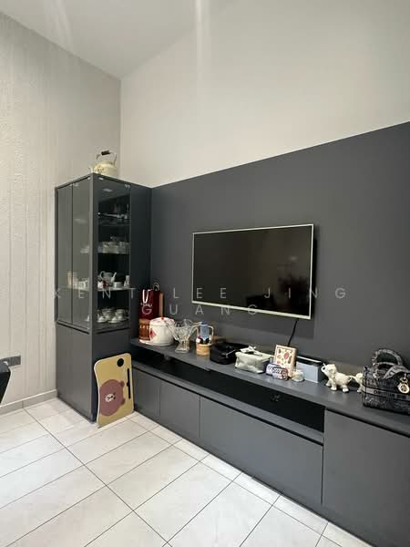 Semi-Detached House for Sale in Bukit Jelutong (Shah Alam) - Kent Lee Jing Guang - Living Room - PropertyGuru.com.my