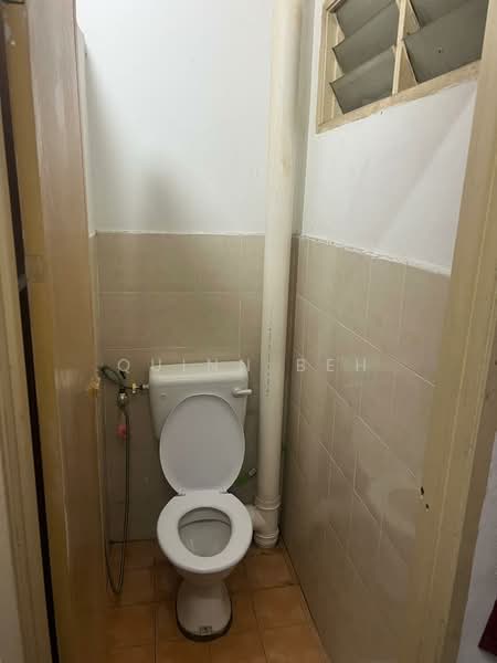 Rumah Flat untuk Dijual di Taman Perwira Indah - Quinn Beh - Bathroom - PropertyGuru.com.my