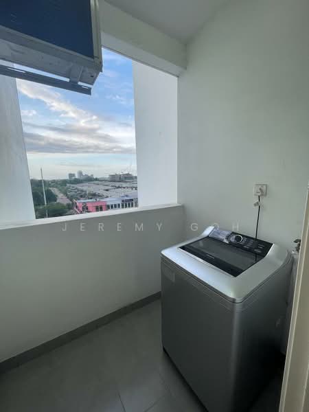 Austin Suites (Permata Austin) untuk Untuk Disewa - RM 2,100 /bulan, Mac 2026 - Balcony - PropertyGuru.com.my
