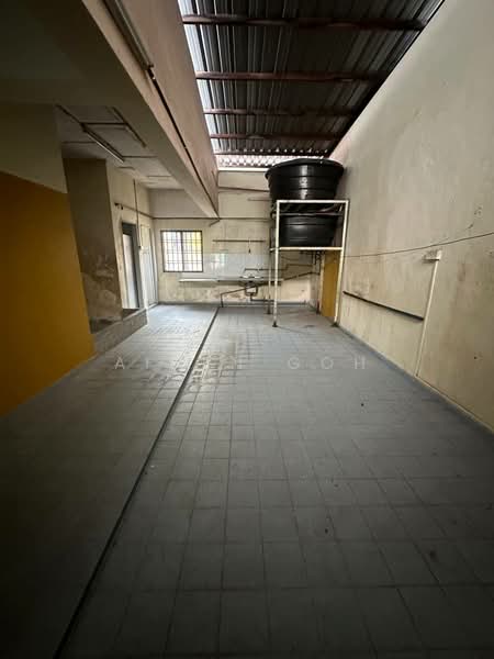 Taman Skudai Baru Jalan Hang Tuah Skudai Double Storey Shop Lot untuk Untuk Disewa - RM 2,800 /bulan, Mac 2026 - Interior - PropertyGuru.com.my