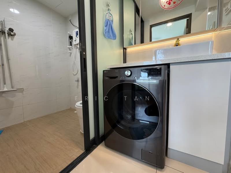 Service Residence for Sale at Country Garden Central Park - Eric Tan - Bathroom - PropertyGuru.com.my