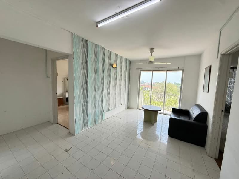 Apartment for Sale at Garden City - CHIN FN - Living Room - PropertyGuru.com.my