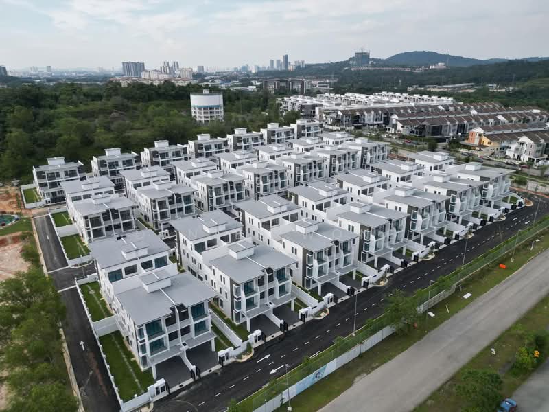 2.5-storey Terraced House for Sale in Puchong (Selangor) - Daniel Wong - Exterior - PropertyGuru.com.my