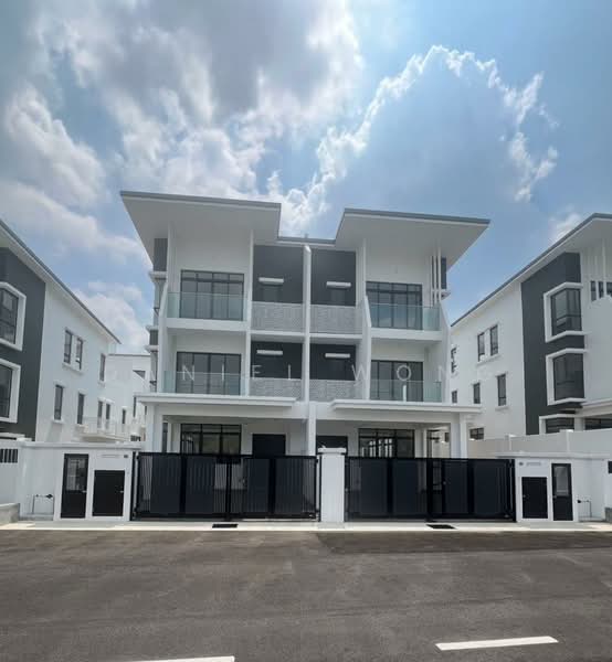 2.5-storey Terraced House for Sale in Puchong (Selangor) - Daniel Wong - Exterior - PropertyGuru.com.my