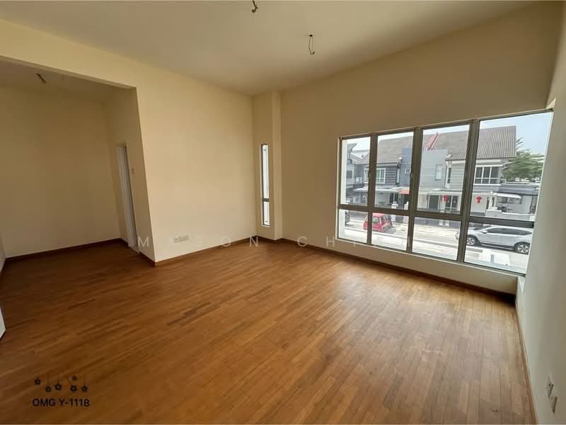 Cluster House for Sale in Bandar Parklands (Klang) - Mason Chiah - Living Room - PropertyGuru.com.my