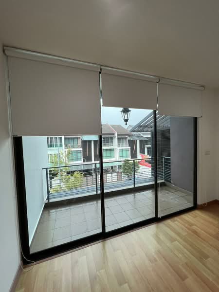 Perdana Residence 2 untuk Untuk Dijual - RM 1,650,000, Mac 2026 - Balcony - PropertyGuru.com.my