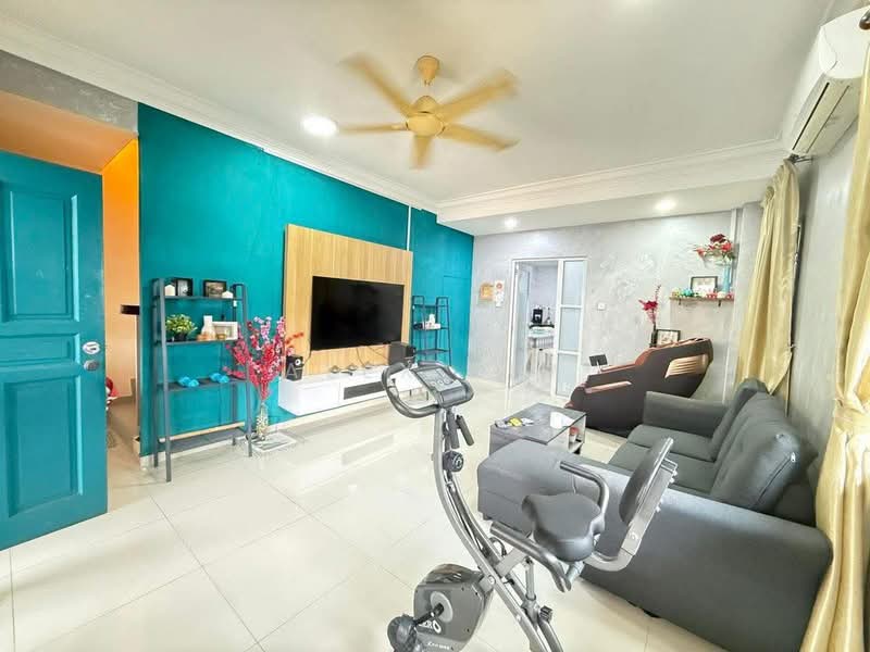 2-storey Terraced House for Sale in Bukit Indah (Iskandar Puteri (Nusajaya)) - Alex Lim - Living Room - PropertyGuru.com.my