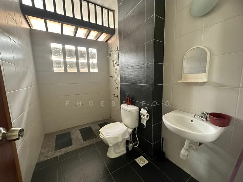 Cluster House for Sale in Taman Sutera Utama (Skudai) - Phoebe Foo - Bathroom - PropertyGuru.com.my
