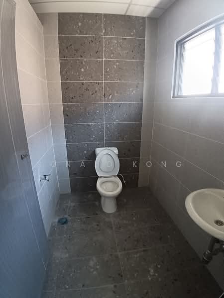 Shop for Sale in Bandar Baru Menglembu (Menglembu) - Ronald Kong - Bathroom - PropertyGuru.com.my
