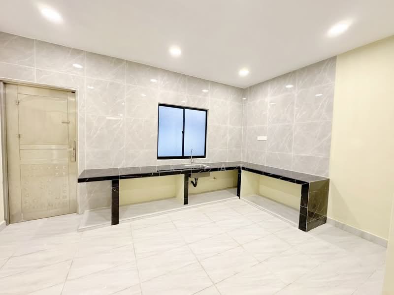 2-storey Terraced House for Sale in Taman Skudai Baru (Skudai) - Yik Tat - Kitchen - PropertyGuru.com.my