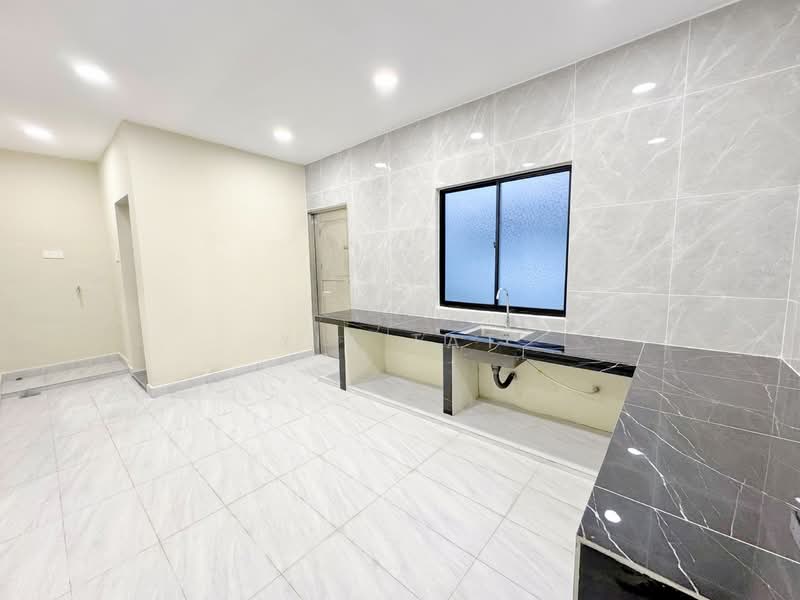 2-storey Terraced House for Sale in Taman Skudai Baru (Skudai) - Yik Tat - Kitchen - PropertyGuru.com.my