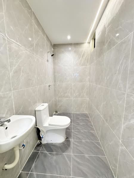 2-storey Terraced House for Sale in Taman Skudai Baru (Skudai) - Yik Tat - Bathroom - PropertyGuru.com.my