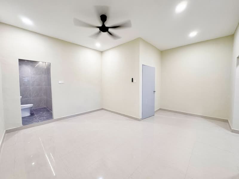 2-storey Terraced House for Sale in Taman Skudai Baru (Skudai) - Yik Tat - Interior - PropertyGuru.com.my