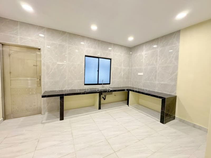 2-storey Terraced House for Sale in Taman Skudai Baru (Skudai) - Brandon Khor - Kitchen - PropertyGuru.com.my