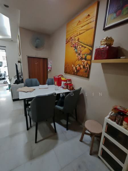 Rumah Pangsa Permas Jaya untuk Untuk Dijual - RM 420,000, Mac 2026 - Dining Room - PropertyGuru.com.my