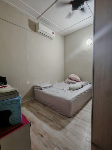 Rumah Pangsa Permas Jaya untuk Untuk Dijual - RM 420,000, Mac 2026 - Bedroom - PropertyGuru.com.my