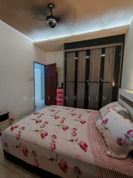 Rumah Pangsa Permas Jaya untuk Untuk Dijual - RM 420,000, Mac 2026 - Bedroom - PropertyGuru.com.my