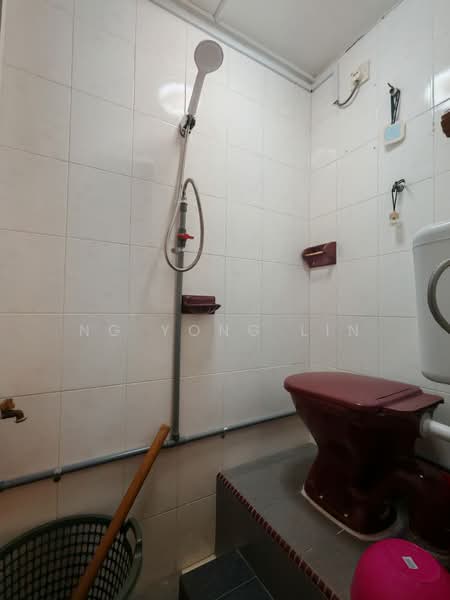 Rumah Pangsa Permas Jaya untuk Untuk Dijual - RM 420,000, Mac 2026 - Bathroom - PropertyGuru.com.my