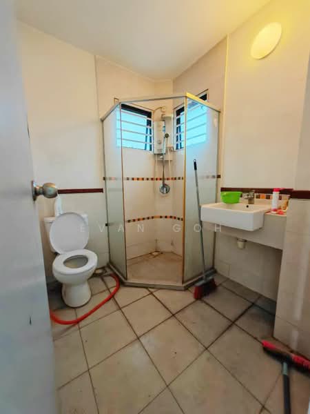 Townhouse for Sale in Bandar Bukit Puchong 2 (Puchong) - Evan Goh - Bathroom - PropertyGuru.com.my