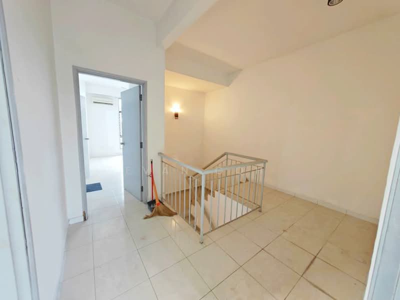 Townhouse for Sale in Bandar Bukit Puchong 2 (Puchong) - Evan Goh - Interior - PropertyGuru.com.my