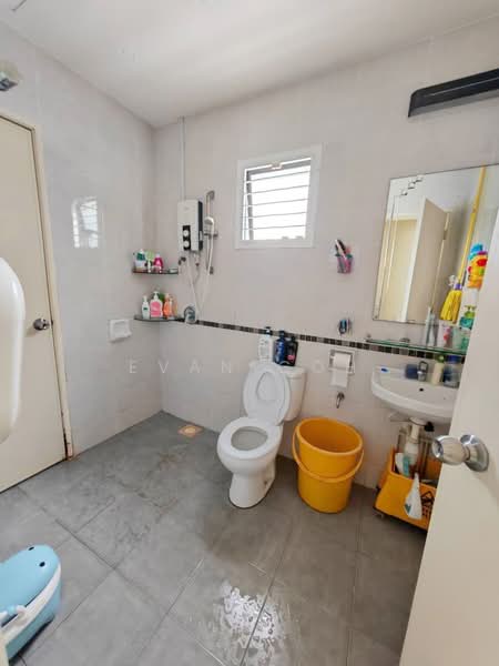 Townhouse for Sale in Bandar Bukit Puchong 2 (Puchong) - Evan Goh - Bathroom - PropertyGuru.com.my