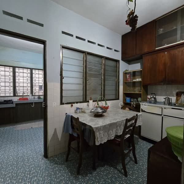 Bungalow for Sale in Taman Cheras (Cheras) - Jeremy Yong - Kitchen - PropertyGuru.com.my
