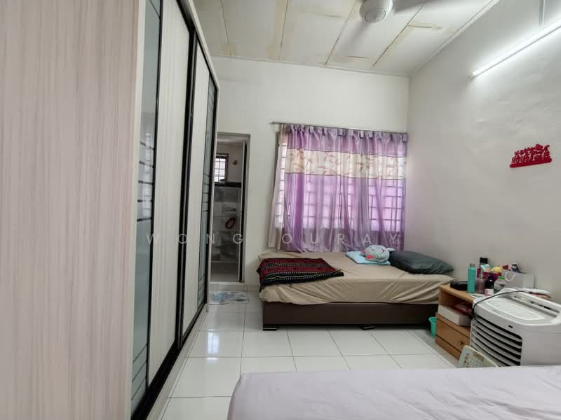 2-storey Terraced House for Sale in Taman Sri Putri (Skudai) - Wong Ouray - Bedroom - PropertyGuru.com.my