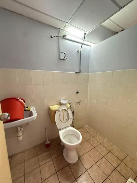 Shop / Office for Rent in Taman Mount Austin (Tebrau) - Yuki Cheng - Bathroom - PropertyGuru.com.my