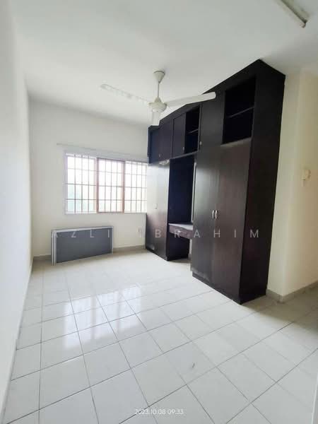 Apartment for Sale at Wira Apartment, Taman Tun Perak - Azli Ibrahim - Study - PropertyGuru.com.my