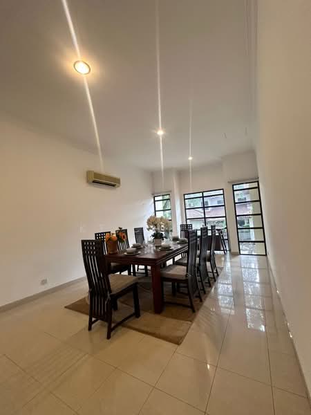 Beverly Row untuk Untuk Disewa - RM 10,000 /bulan, Mac 2026 - Dining Room - PropertyGuru.com.my