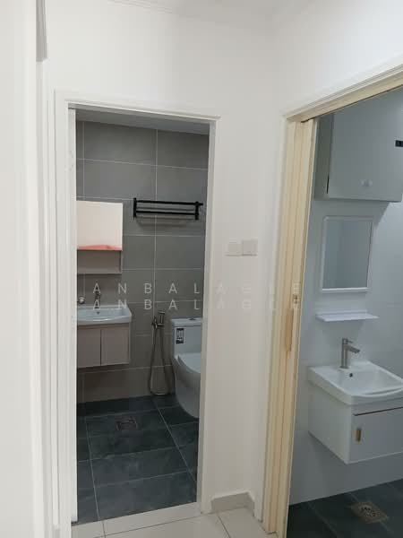 Townhouse for Rent in Country Heights (Kajang) - Anbalagee Anbalagee - Bathroom - PropertyGuru.com.my