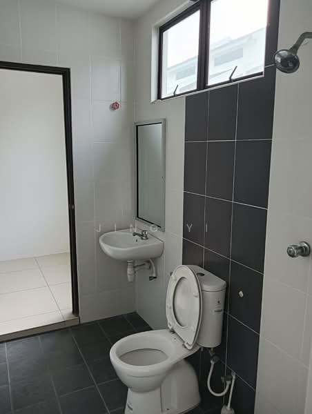 Cluster House for Sale in Seberang Perai (Penang) - Jing Yi - Bathroom - PropertyGuru.com.my