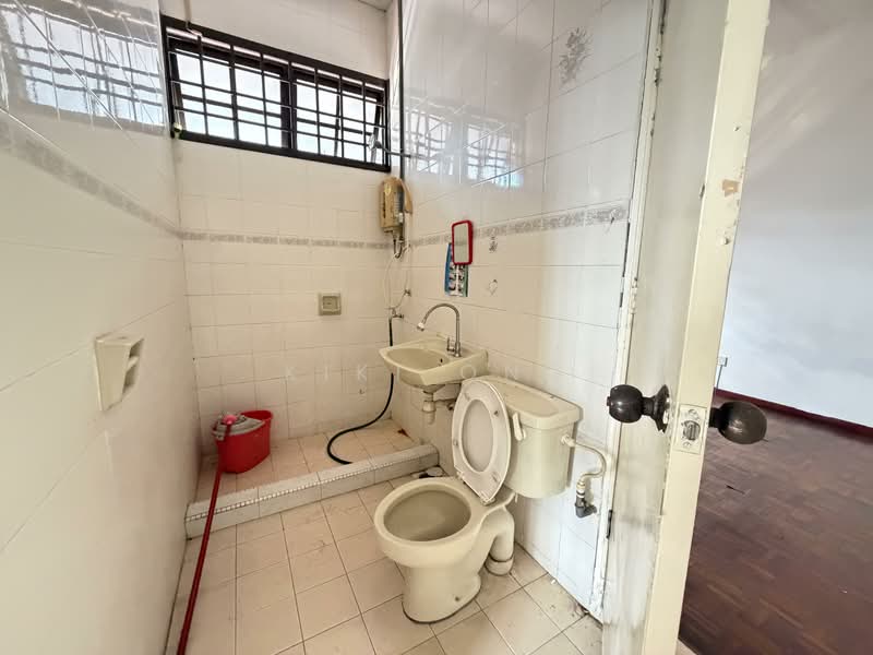 Taman Perling semi detached corner lot untuk Untuk Dijual - RM 950,000, Mac 2026 - Bathroom - PropertyGuru.com.my