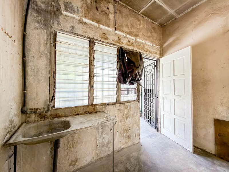 1-storey Terraced House for Sale in Taman Sri Intan (Kajang) - Azli Ibrahim - Interior - PropertyGuru.com.my