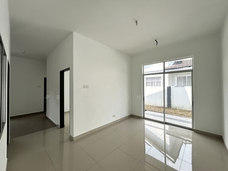 Cluster House for Sale in Tapah (Perak) - Presley Chong - Dining Area - PropertyGuru.com.my