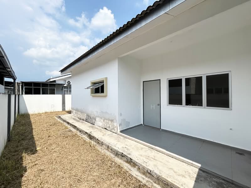 Cluster House for Sale in Tapah (Perak) - Presley Chong - Backyard - PropertyGuru.com.my