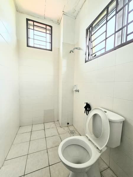 2.5-storey Terraced House for Rent in Taman Tasik Prima (Puchong) - Wendy Chin - Bathroom - PropertyGuru.com.my