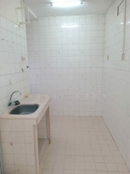 Happy Court untuk Untuk Disewa - RM 760 /bulan, Mac 2026 - Kitchen - PropertyGuru.com.my