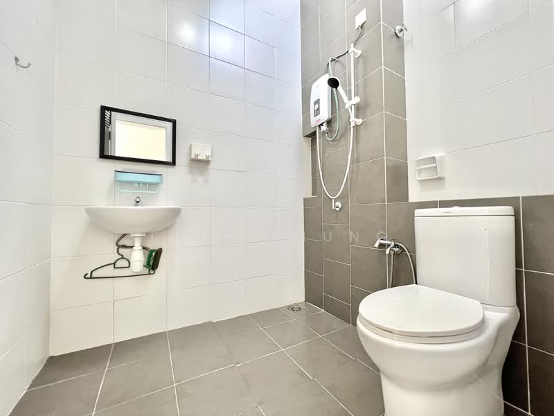 Spacious Two Storey Terrace in Setia Permai 2 Setia Alam untuk Untuk Dijual - RM 750,000, Mac 2026 - Bathroom - PropertyGuru.com.my