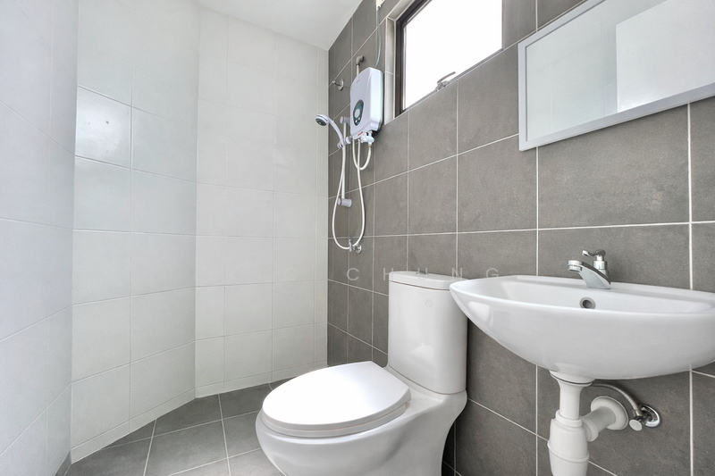 Spacious Two Storey Terrace in Setia Permai 2 Setia Alam untuk Untuk Dijual - RM 750,000, Mac 2026 - Bathroom - PropertyGuru.com.my