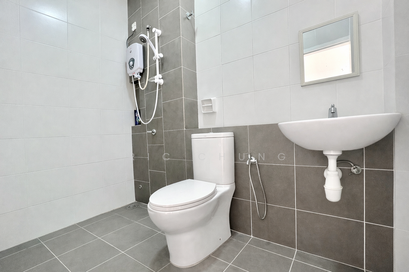 Spacious Two Storey Terrace in Setia Permai 2 Setia Alam untuk Untuk Dijual - RM 750,000, Mac 2026 - Bathroom - PropertyGuru.com.my