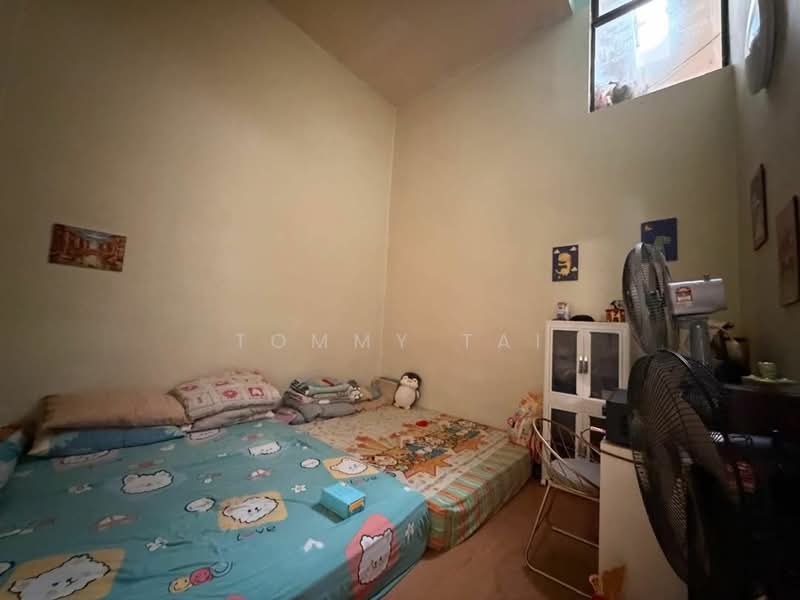 1-storey Terraced House for Sale in Taman Johor Jaya (Johor Bahru) - Tommy Tai - Bedroom - PropertyGuru.com.my