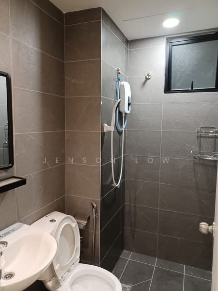 Service Residence for Sale at Majestic Maxim - Jenson Low - Bathroom - PropertyGuru.com.my